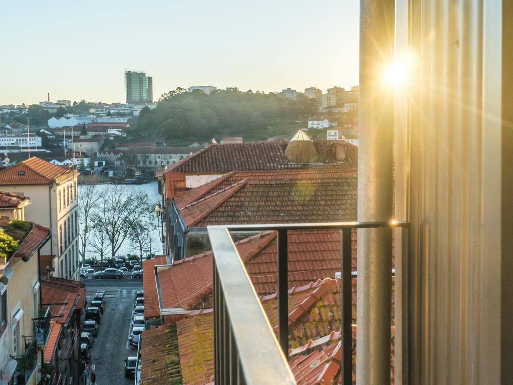 Ribeiredge Guest House Porto Bagian luar foto