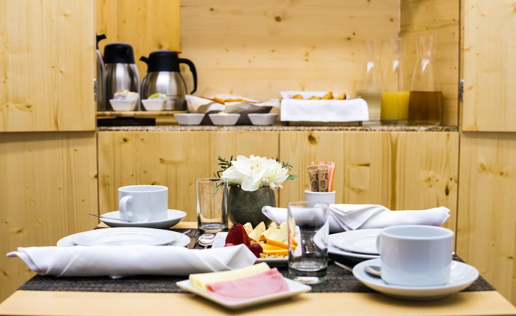 Ribeiredge Guest House Porto Bagian luar foto